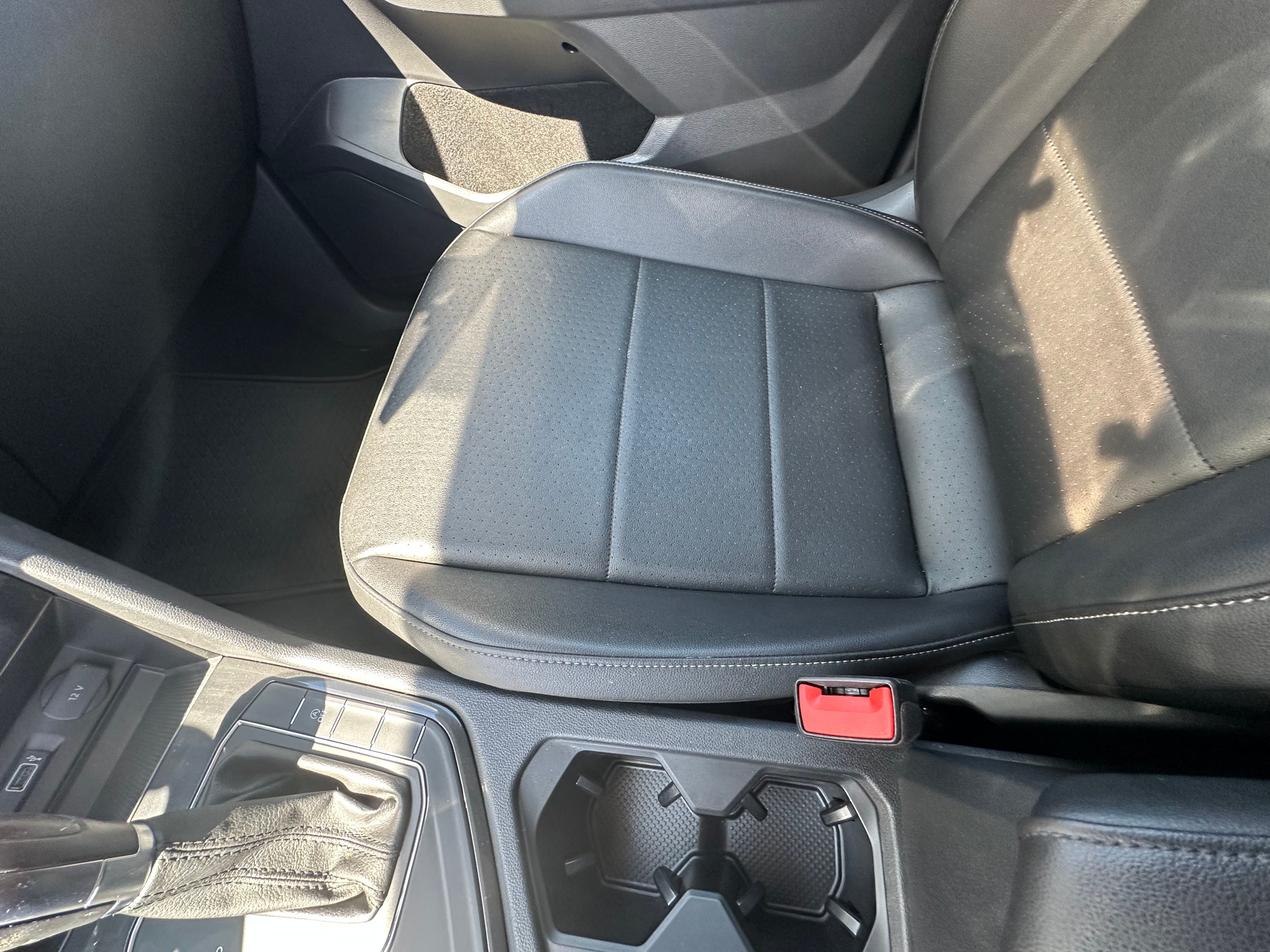 Used 2018 Volkswagen Tiguan SE FWD image 8