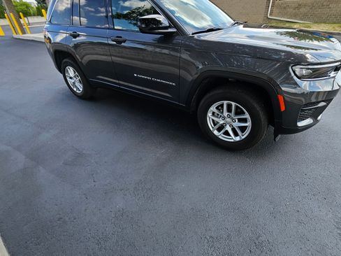 Used 2024 Jeep Grand Cherokee Laredo X w/ Luxury Tech Group I image 6