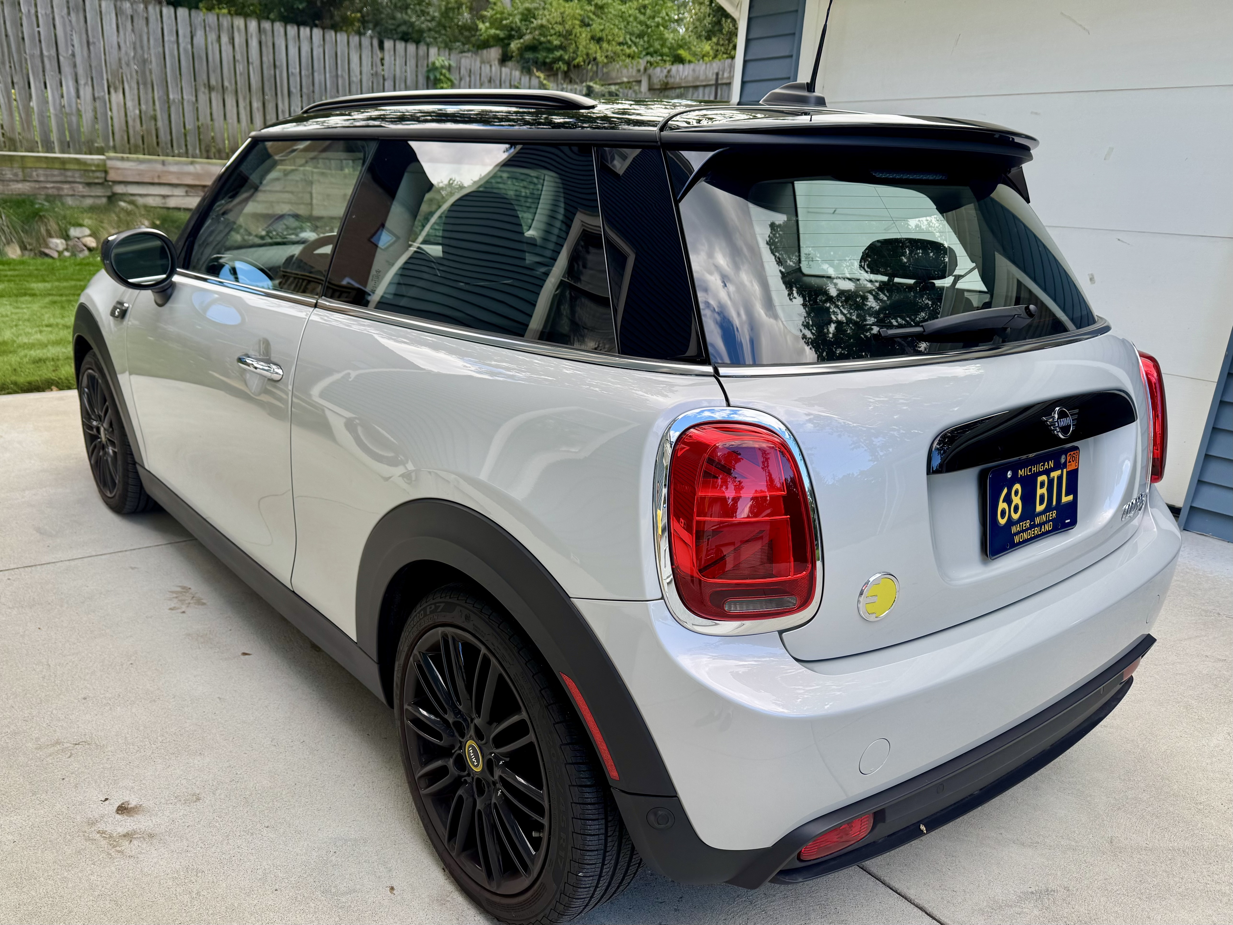 Used 2023 MINI Cooper SE FWD image 8