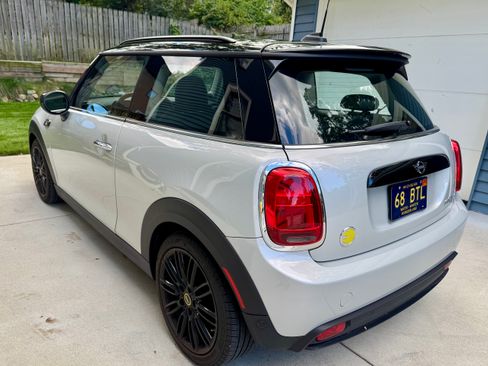 Used 2023 MINI Cooper SE FWD image 8