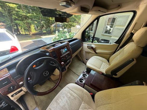 Used 2015 Mercedes-Benz Sprinter 2500 image 10