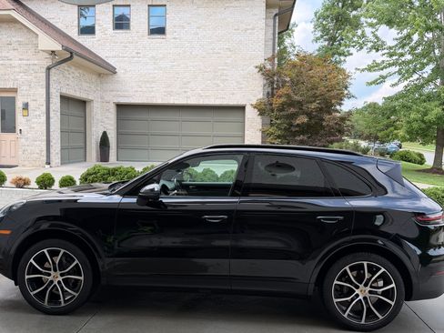 Used 2019 Porsche Cayenne AWD/4WD image 5