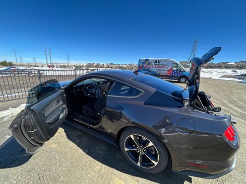 Used 2022 Ford Mustang Coupe image 8