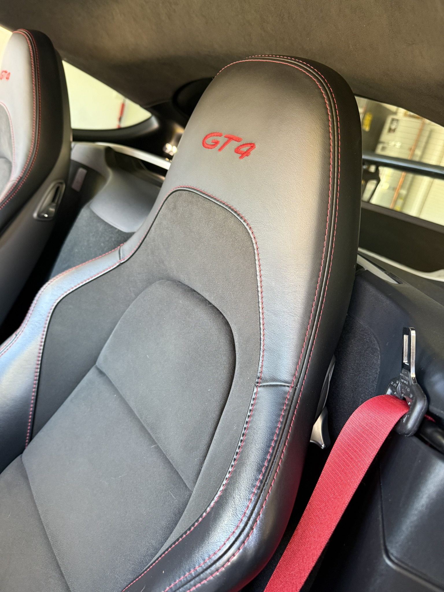 Used 2021 Porsche 718 Cayman GT4 RWD image 11
