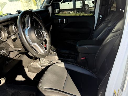 Used 2021 Jeep Gladiator Overland w/ Popular Equipment Package image 9