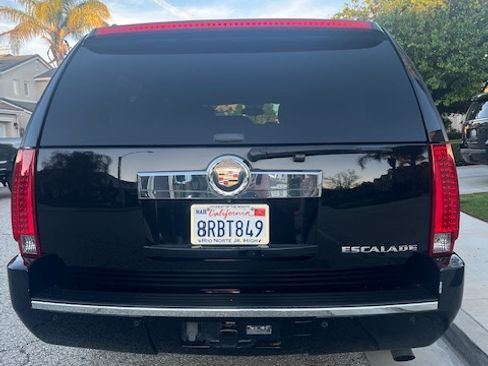 Used 2013 Cadillac Escalade ESV Luxury image 5