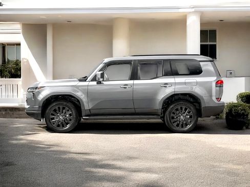 Used 2025 Lexus GX 550 image 6