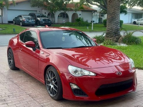 Used 2015 Scion FR-S RWD image 1