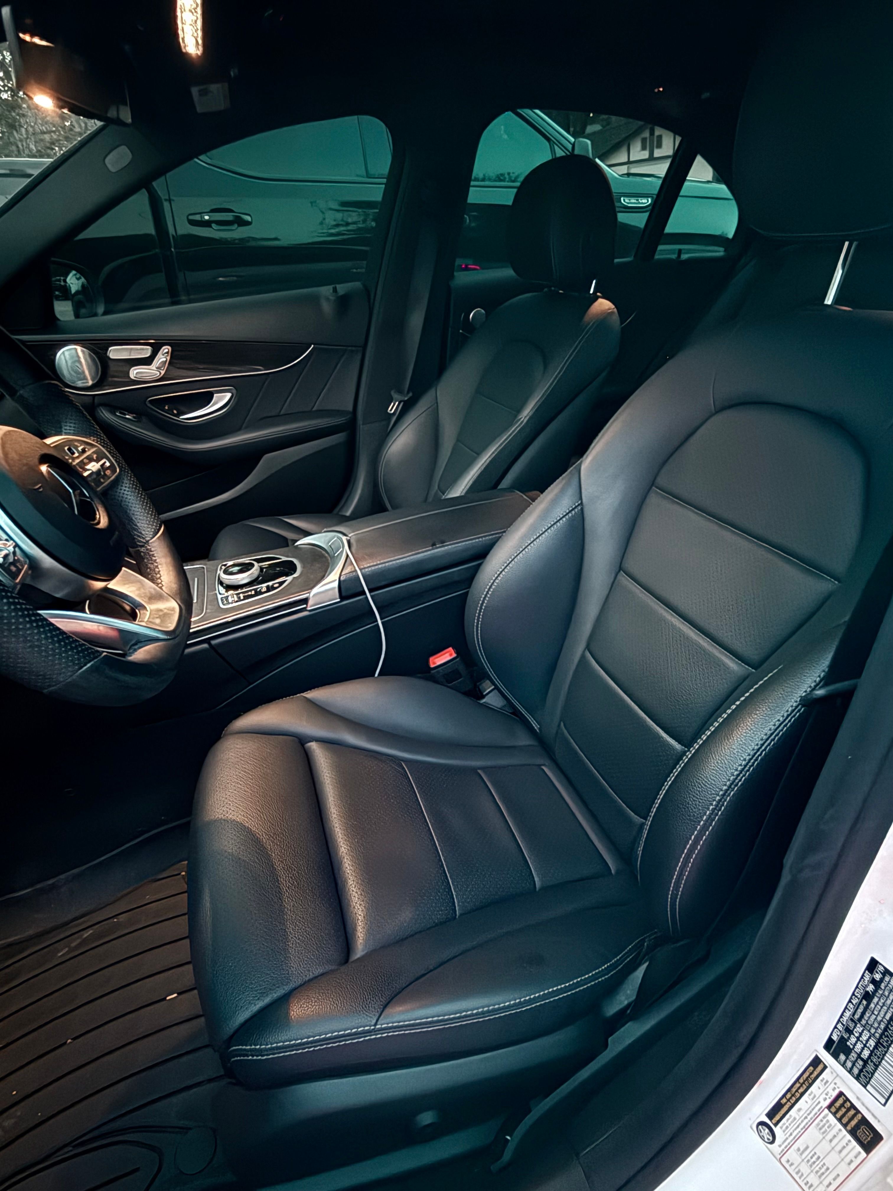 Used 2020 Mercedes-Benz C 300 4MATIC Sedan image 2