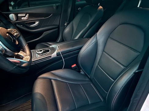 Used 2020 Mercedes-Benz C 300 4MATIC Sedan image 2