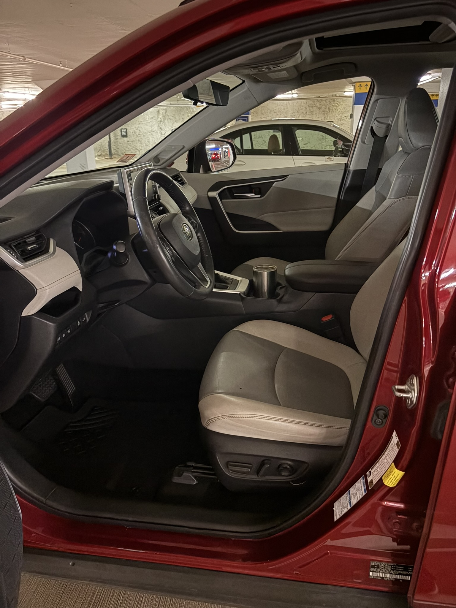 Used 2020 Toyota RAV4 XLE Premium AWD/4WD image 15