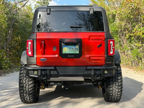 Used 2023 Ford Bronco Outer Banks w/ Sasquatch Package AWD/4WD image 10