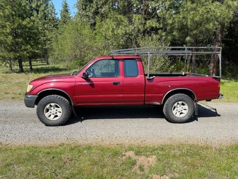 Used 1998 Toyota Tacoma 4x4 Xtracab V6 image 2