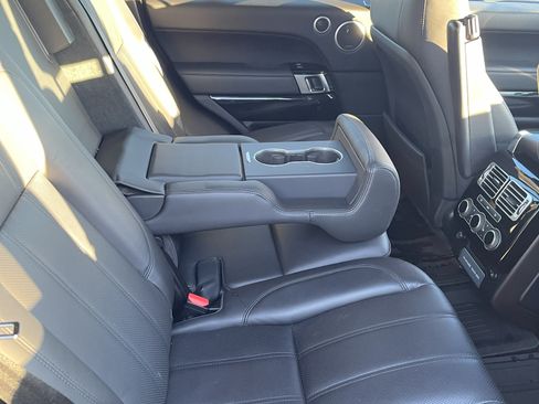 Used 2017 Land Rover Range Rover HSE image 11
