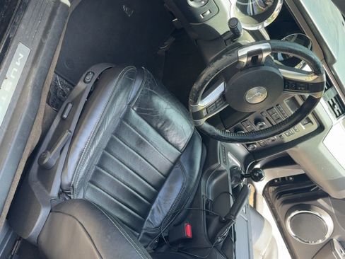 Used 2013 Ford Mustang GT Premium image 9