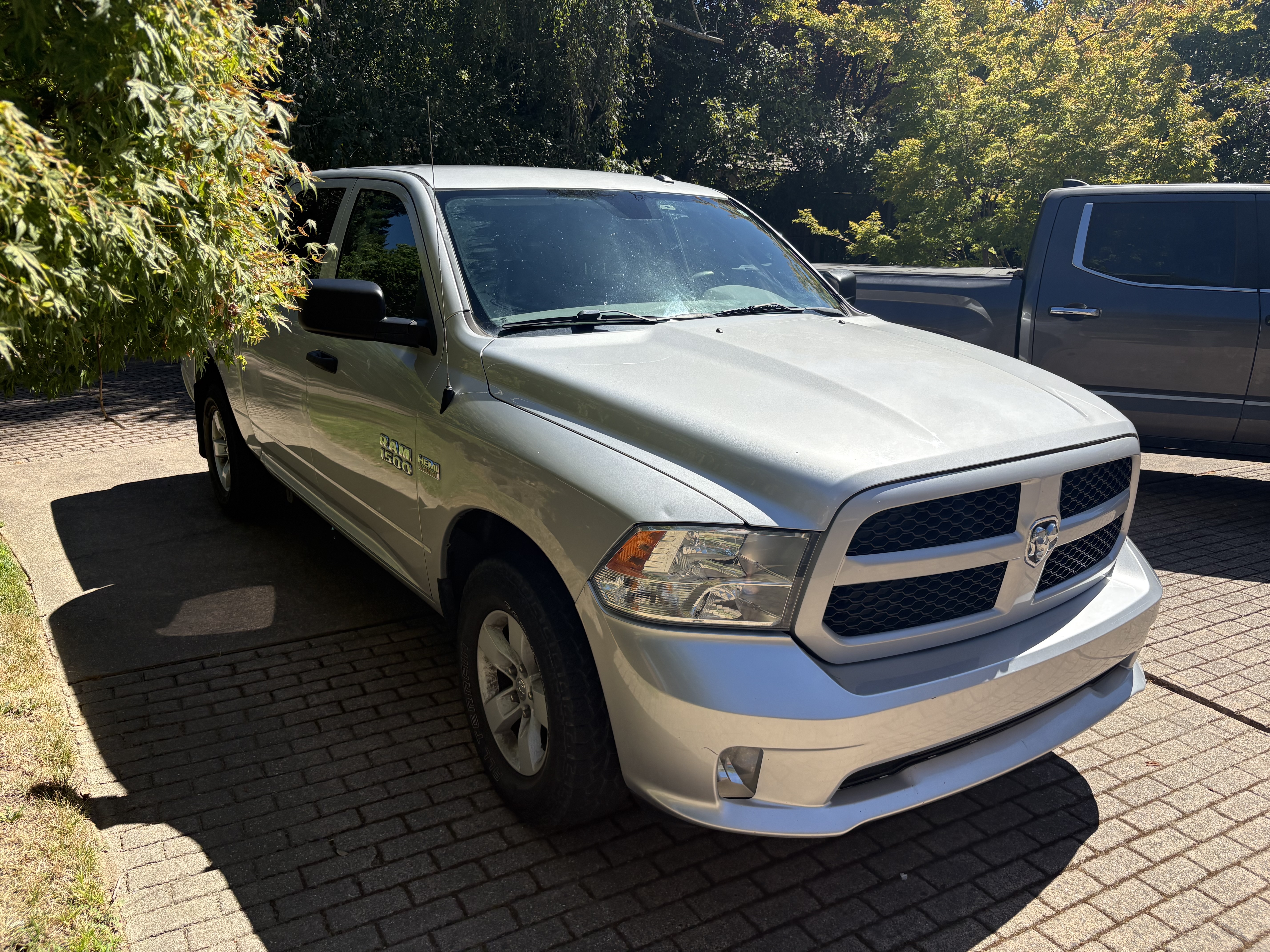Used 2017 RAM 1500 Express AWD/4WD image 2