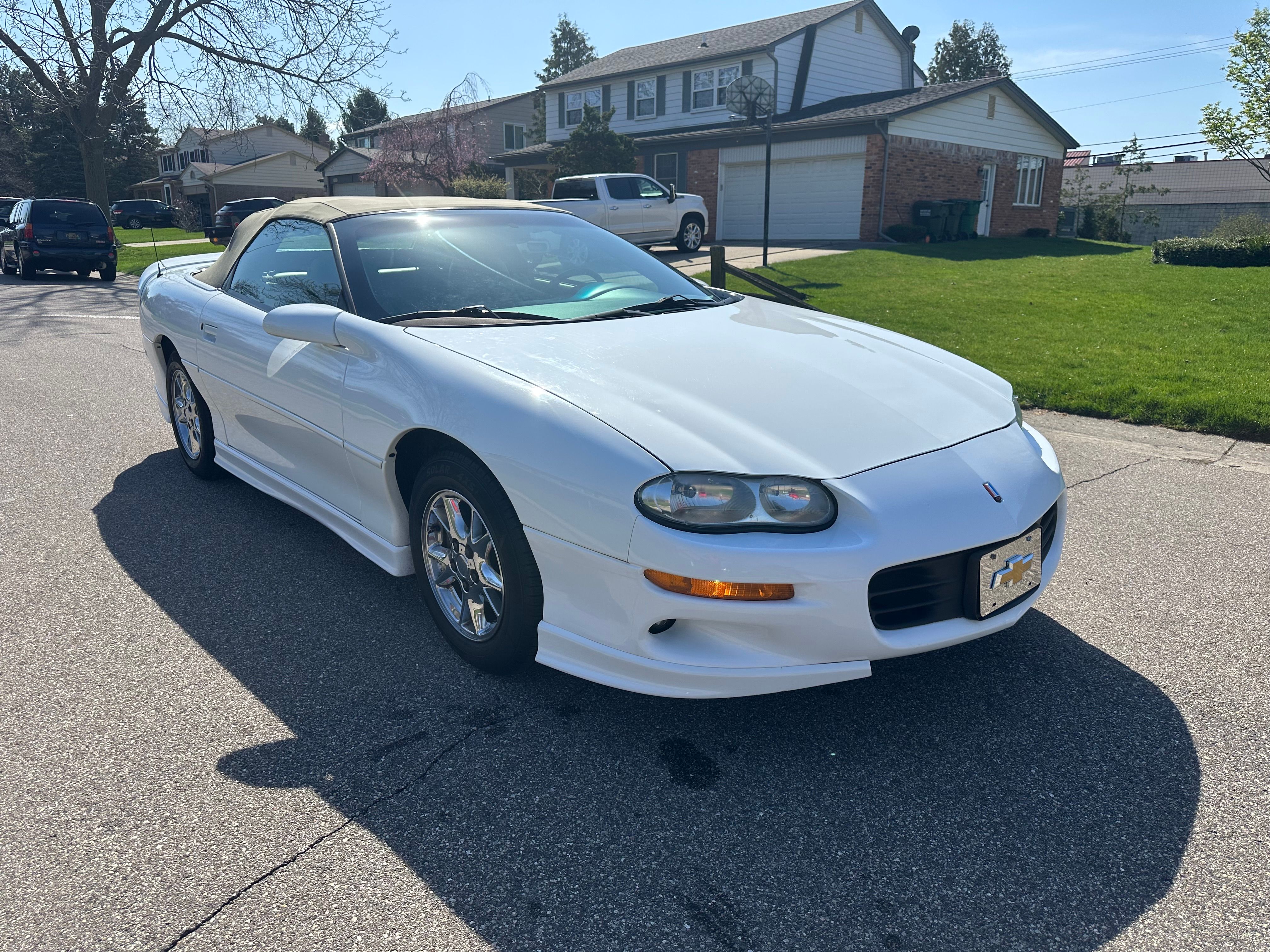 Used 2001 Chevrolet Camaro LT w/ Sport Appearance Pkg RWD image 11