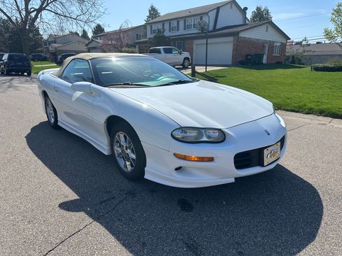Used 2001 Chevrolet Camaro LT w/ Sport Appearance Pkg image 11