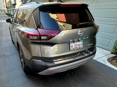 Used 2023 Nissan Rogue SV w/ SV Premium Package AWD/4WD image 2
