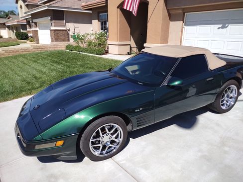 Used 1993 Chevrolet Corvette Convertible image 2