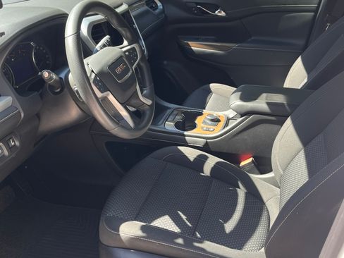 Used 2022 GMC Acadia SLE w/ Driver Convenience Package image 11