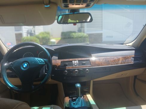 Used 2006 BMW 530i Sedan image 10