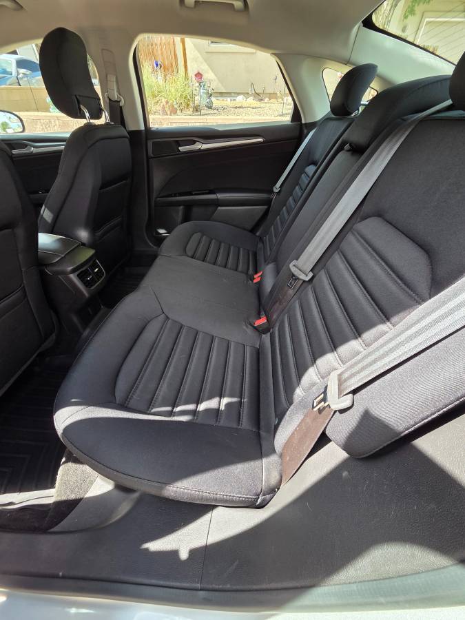 Used 2014 Ford Fusion SE FWD image 10