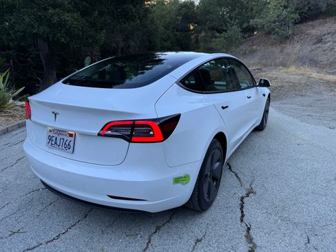 Used 2023 Tesla Model 3 Standard Range image 5