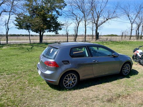 Used 2015 Volkswagen Golf Launch Edition image 6