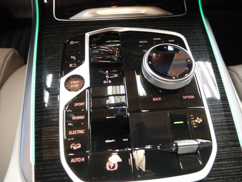 Used 2024 BMW X5 xDrive50e w/ Executive Package image 11