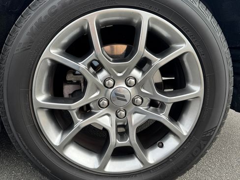 Used 2017 Dodge Charger SXT w/ AWD Plus Group image 18