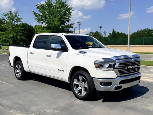 Used 2020 RAM 1500 Laramie AWD/4WD image 1