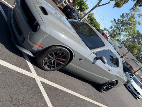 Used 2023 Dodge Challenger SRT Hellcat RWD image 2