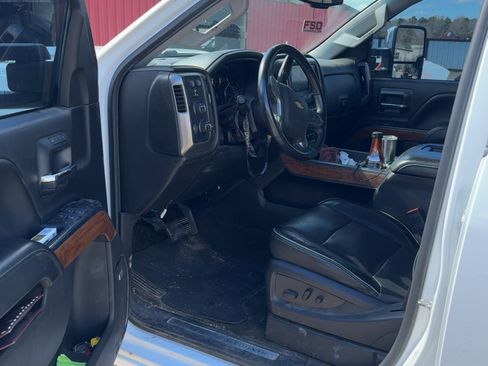 Used 2017 Chevrolet Silverado 2500 High Country w/ Duramax Plus Package image 5