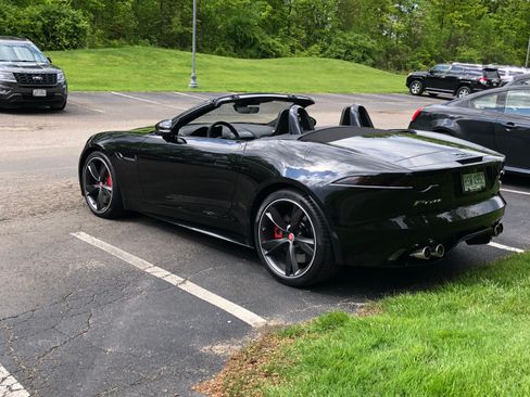 Used 2019 Jaguar F-TYPE R image 10