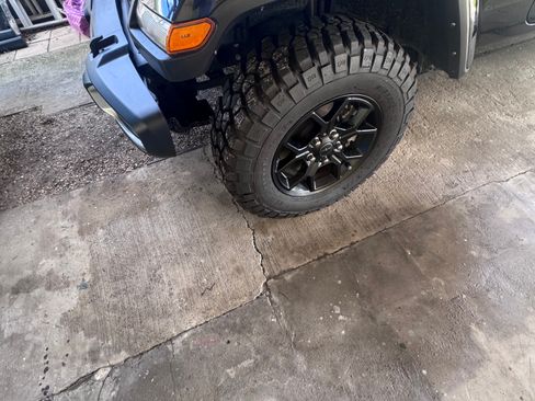 Used 2025 Jeep Gladiator Sport AWD/4WD image 4