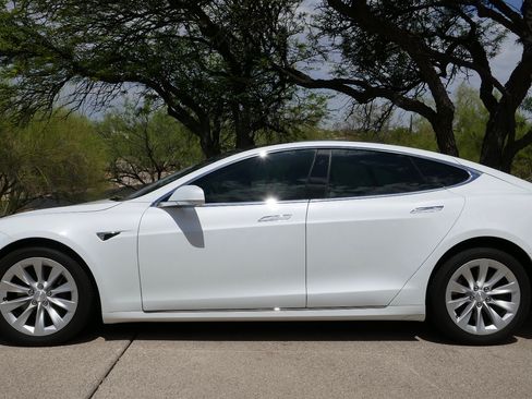 Used 2018 Tesla Model S 75D AWD/4WD image 4