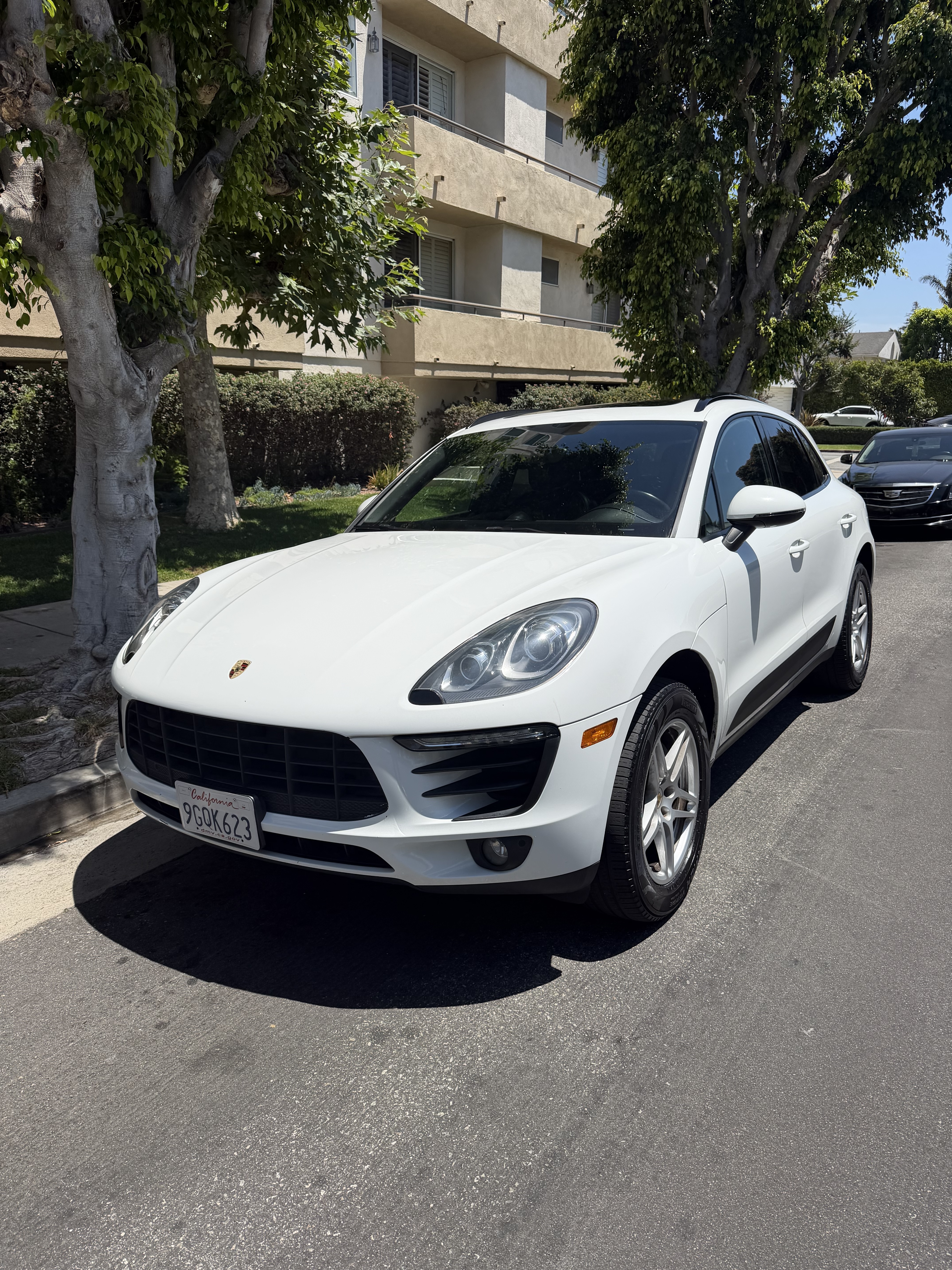 Used 2018 Porsche Macan Sport Edition AWD/4WD image 1