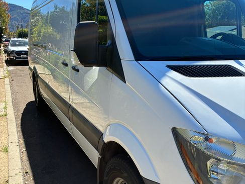 Used 2016 Mercedes-Benz Sprinter 2500 image 4