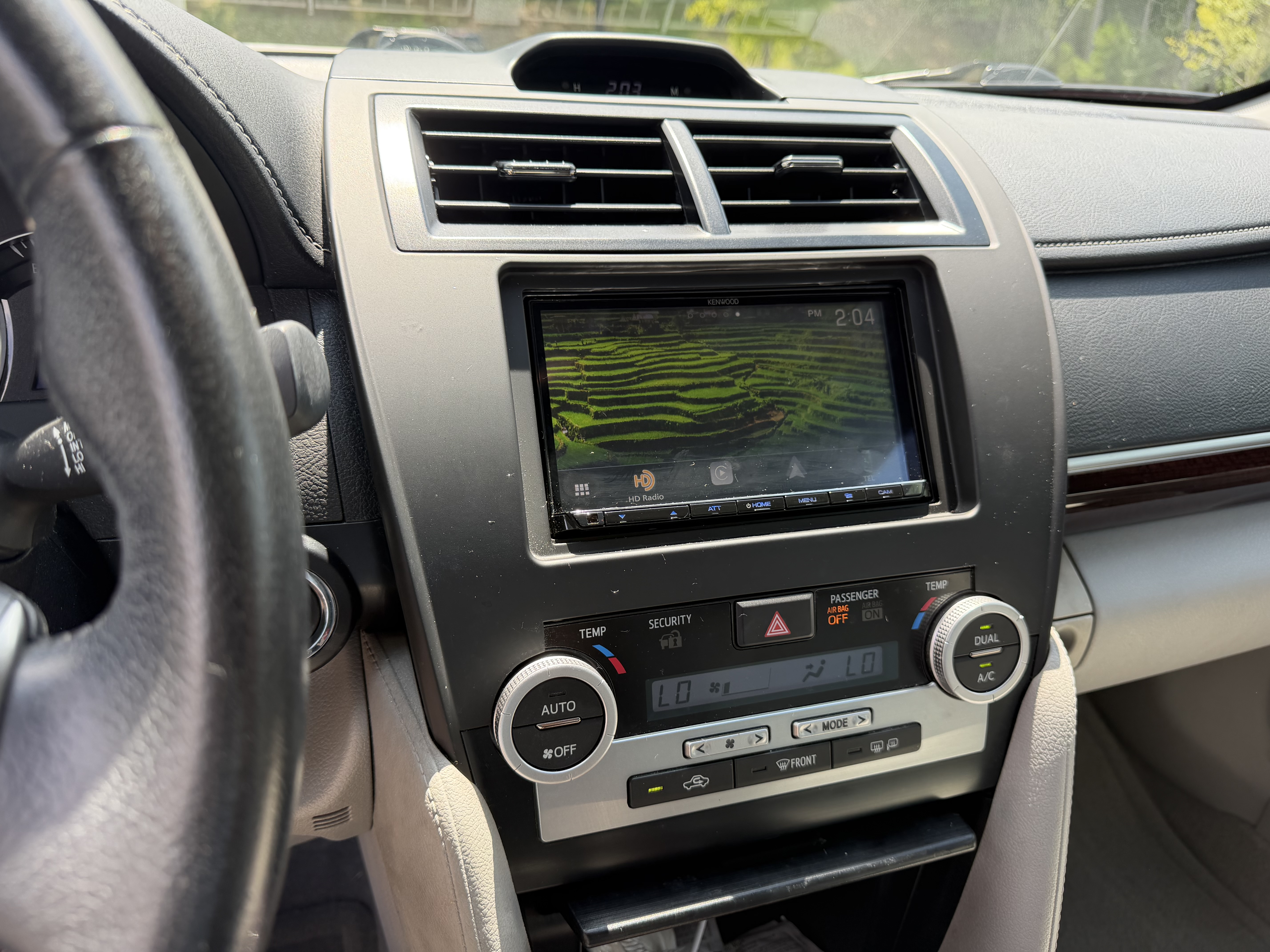 Used 2014 Toyota Camry XLE w/ Leather Package FWD image 10