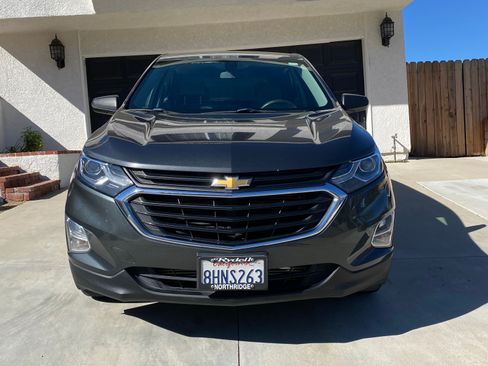 Used 2019 Chevrolet Equinox LS FWD image 2