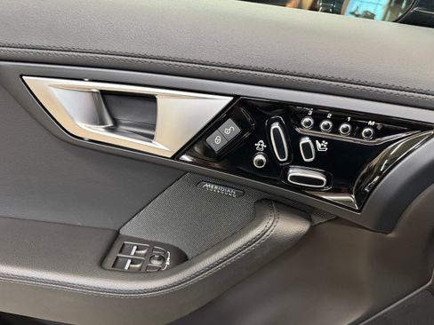Used 2016 Jaguar F-TYPE Coupe RWD image 19