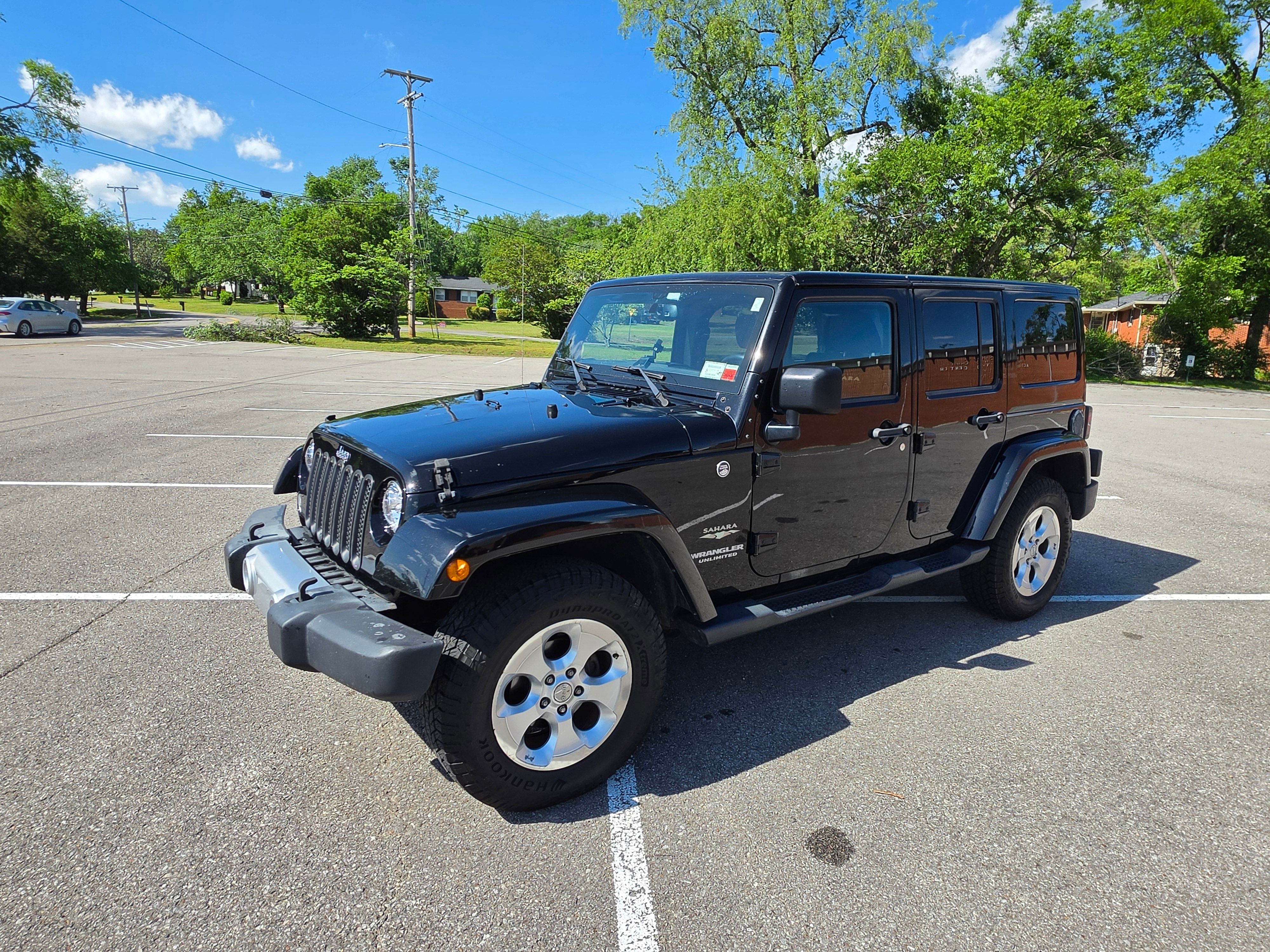 Used 2015 Jeep Wrangler Unlimited Sahara w/ Connectivity Group AWD/4WD image 1