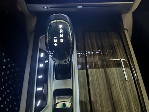 Used 2014 Maserati Quattroporte GTS image 17