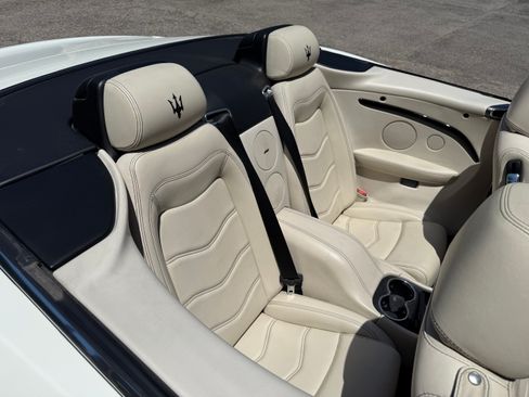 Used 2014 Maserati GranTurismo Convertible RWD image 12