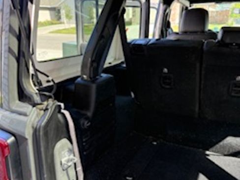 Used 2021 Jeep Wrangler Unlimited Sahara image 10