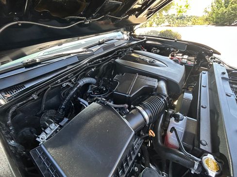 Used 2017 Toyota Tacoma TRD Sport AWD/4WD image 5