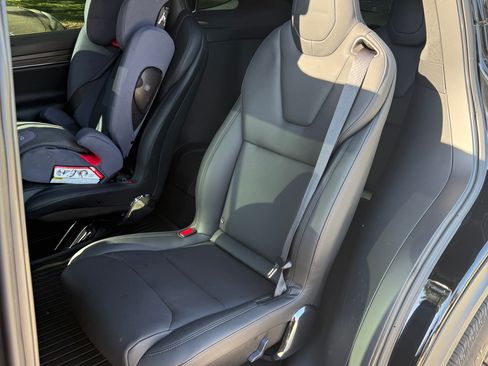 Used 2024 Tesla Model X image 10