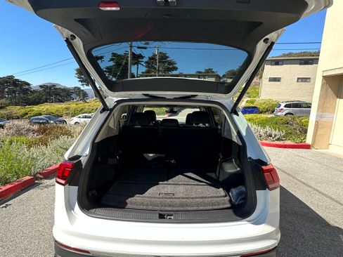 Used 2022 Volkswagen Tiguan SE FWD image 13