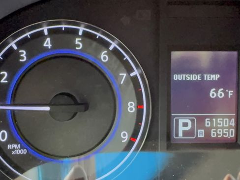 Used 2013 INFINITI G37 x Sedan w/ Premium Pkg image 2